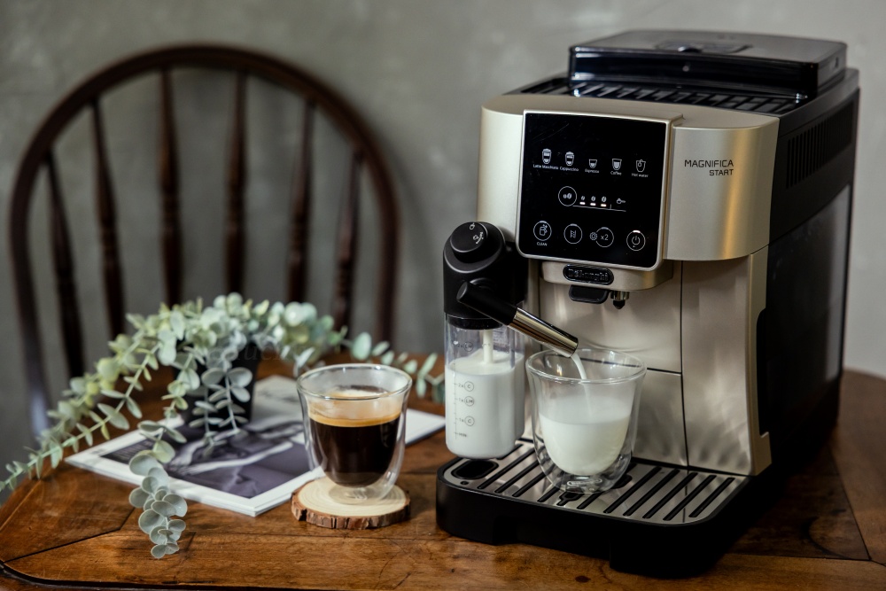 新手沖咖啡初體驗！我的居家咖啡館 義大利De’Longhi全自動義式咖啡機開箱