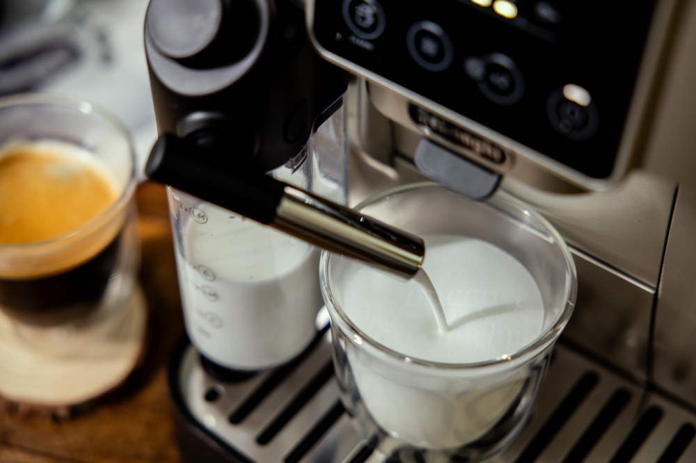 新手沖咖啡初體驗！我的居家咖啡館 義大利De’Longhi全自動義式咖啡機開箱