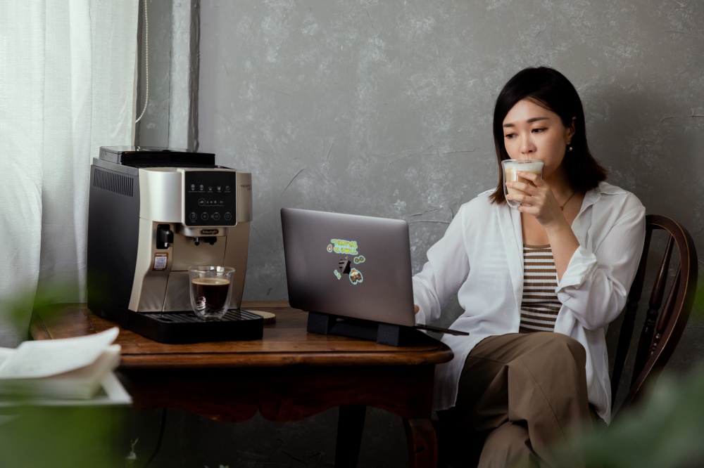 新手沖咖啡初體驗！我的居家咖啡館 義大利De’Longhi全自動義式咖啡機開箱