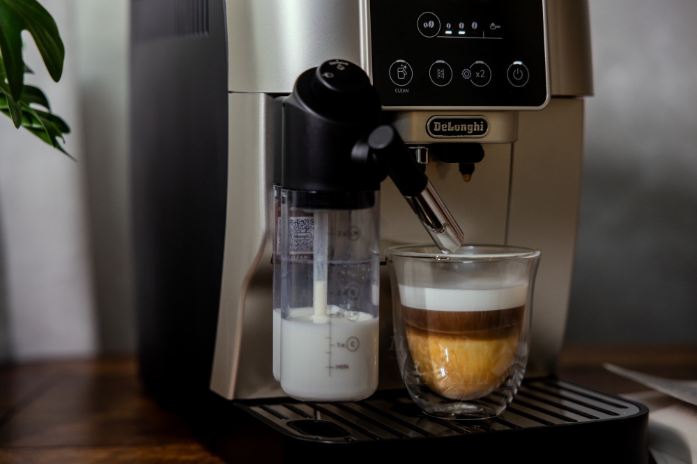 新手沖咖啡初體驗！我的居家咖啡館 義大利De’Longhi全自動義式咖啡機開箱