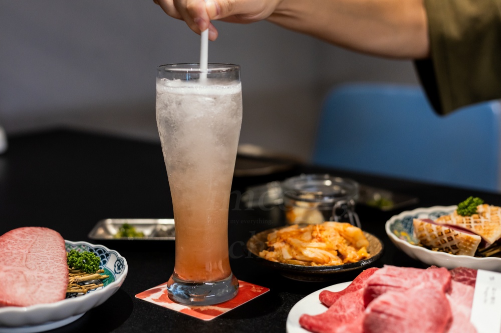 嘉義燒肉觀止晚餐食記：1500元吃牛套餐評價？全程代烤超爽吃