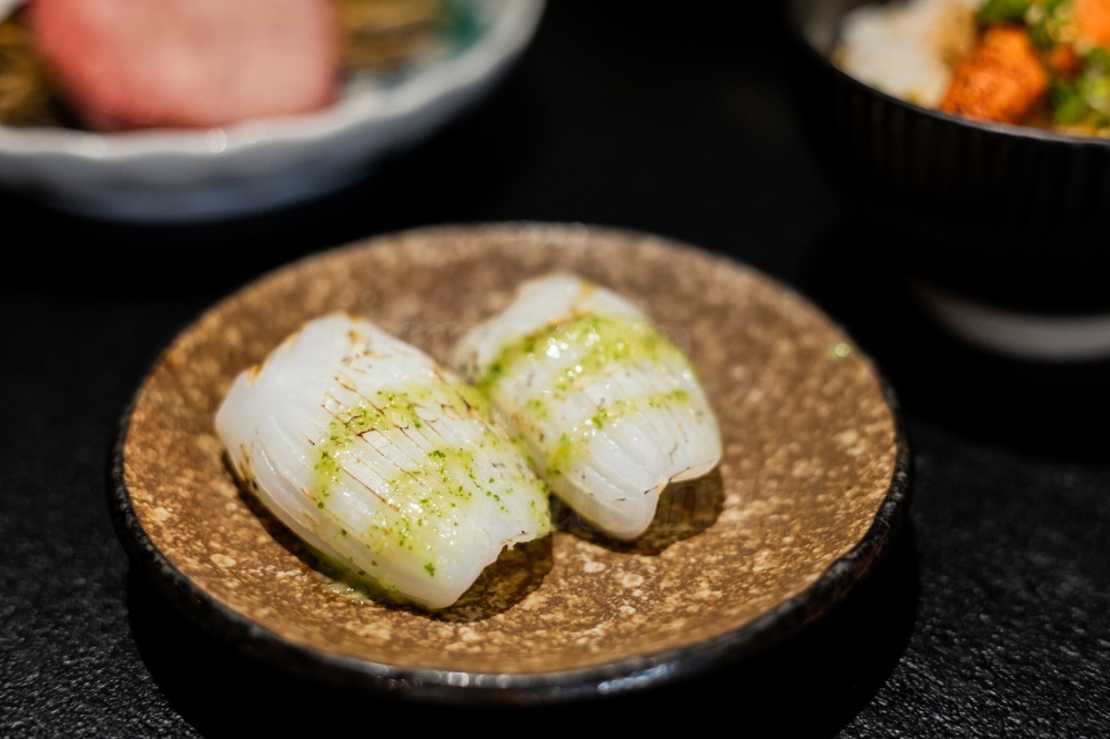 嘉義燒肉觀止晚餐食記：1500元吃牛套餐評價？全程代烤超爽吃