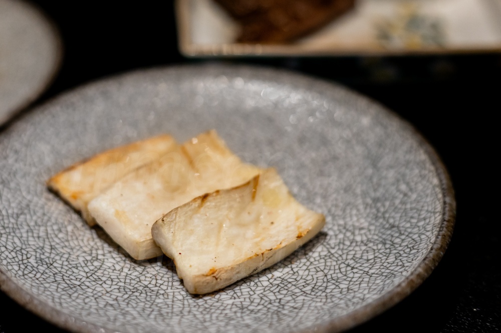 嘉義燒肉觀止晚餐食記：1500元吃牛套餐評價？全程代烤超爽吃