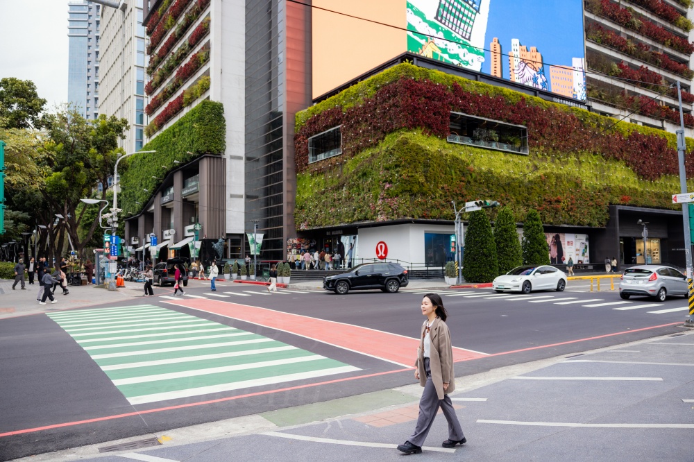 台中不開車一日遊！搭台灣好行 11 臺中時尚城中城線玩城市日常風景