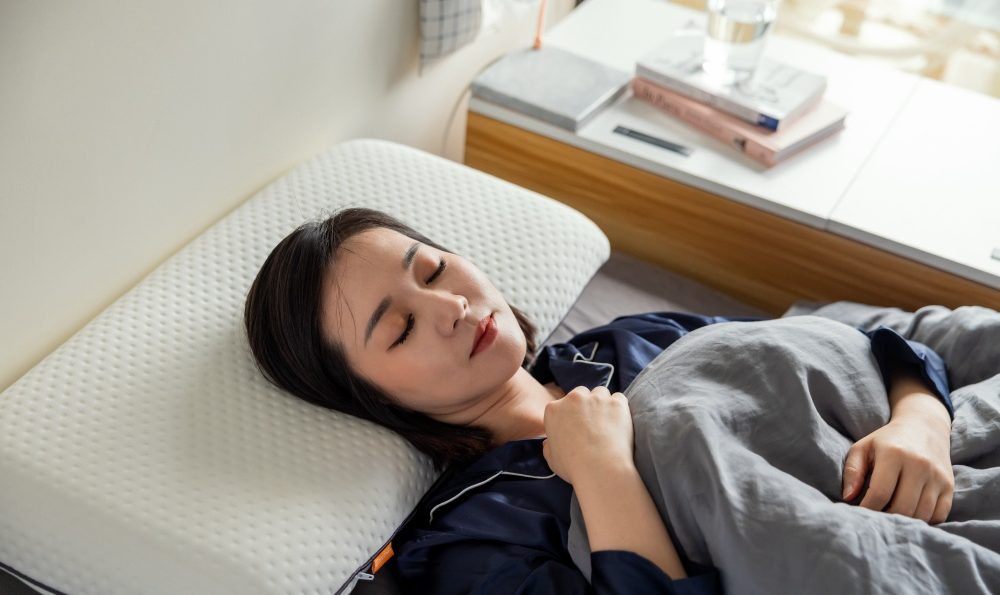 德國EMMA經典記憶枕。三種記憶棉層、可自由調整高度及軟硬度