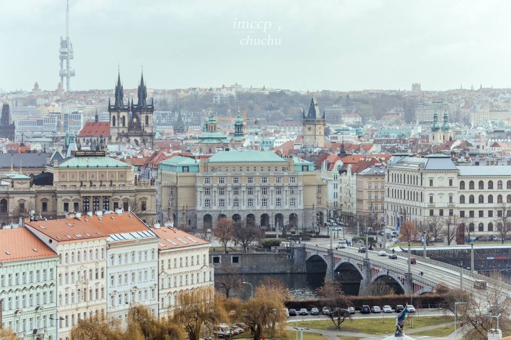捷克布拉格城堡區拍照路線：超華麗聖維特大教堂、黃金巷、查理大橋