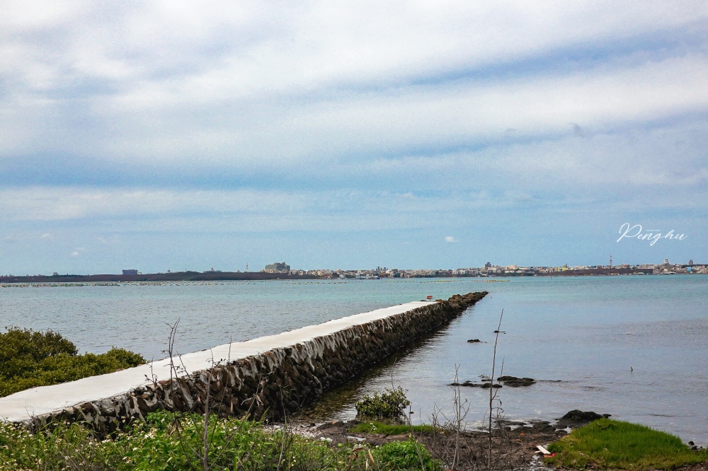 澎湖最新打卡景點：五德東碼頭純白天堂路！漲潮限定拍照點
